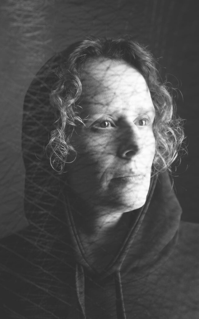 Mangelndes Selbstwertgefühl-monochrom-schwache Sättigung